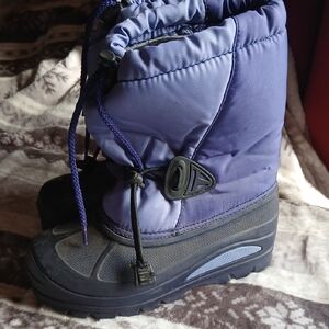 Kids Snow Boots in Purple and Black